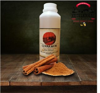 A bottle of cinnamon herb extract is placed on a wooden surface next to cinnamon sticks and ground cinnamon, with a dark green textured background and a logo for Ketelkraal, a distillery and braai supply store.